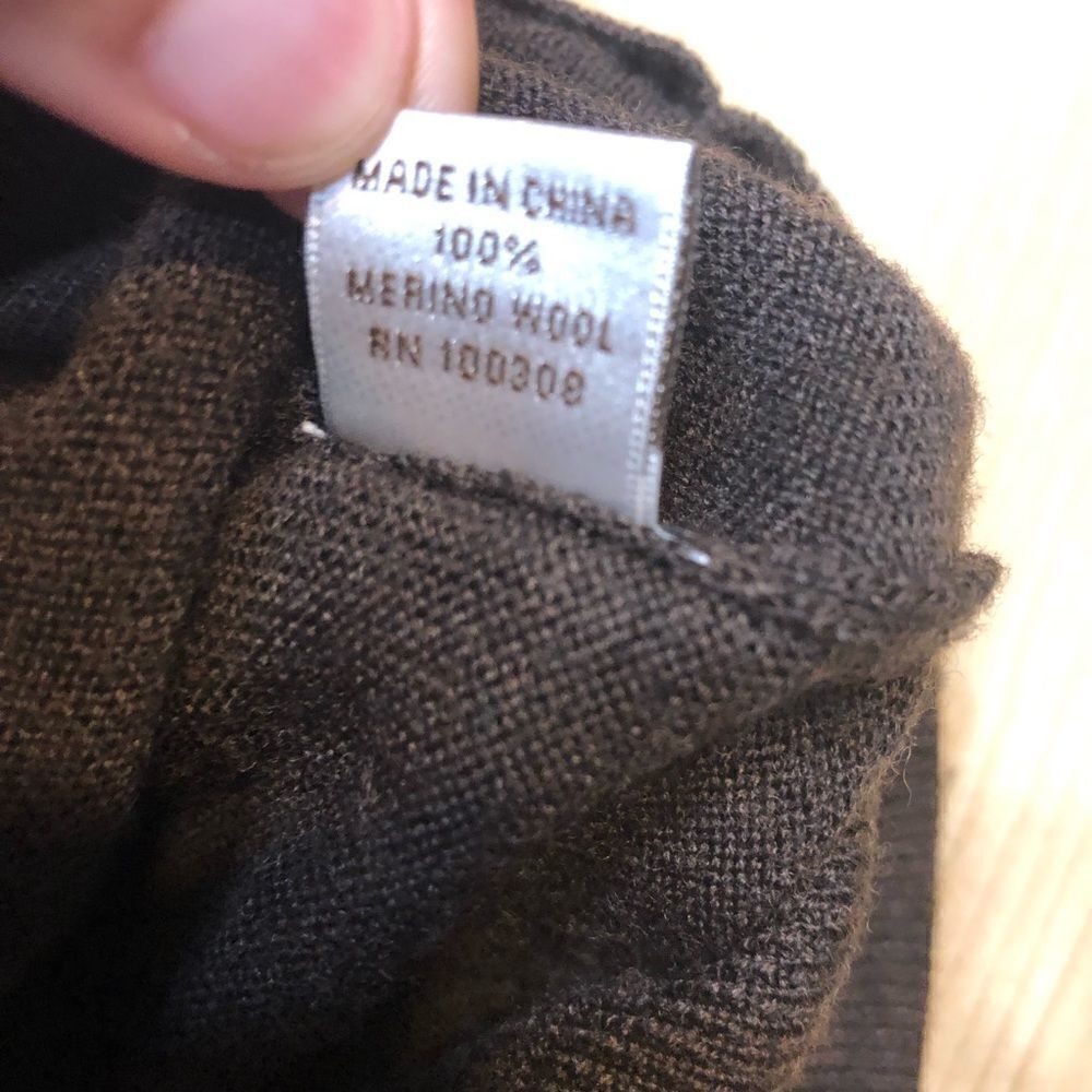 Coffee Color Peter Millar V Neck Sweater Large - Picture 6 of 7